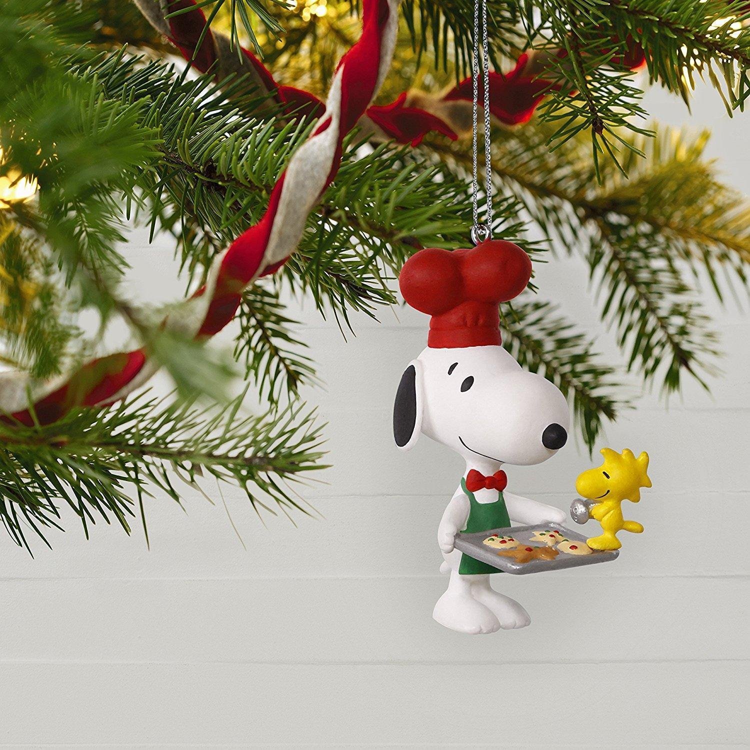 Hallmark Keepsake 2017 PEANUTS Spotlight On Snoopy Baker Christmas Ornament