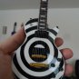 ZAKK WYLDE - Gibson Les Paul White Bullseye 1:4 Scale Replica Guitar ~Brand New~