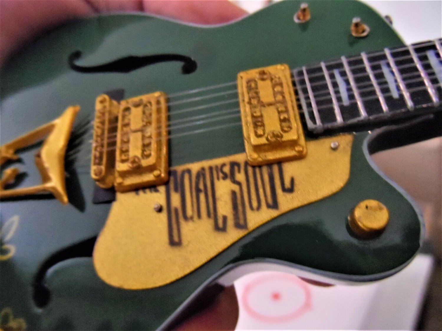 BONO Gretsch Irish Falcon G6136 "The Goal is Soul"14 Scale Replica