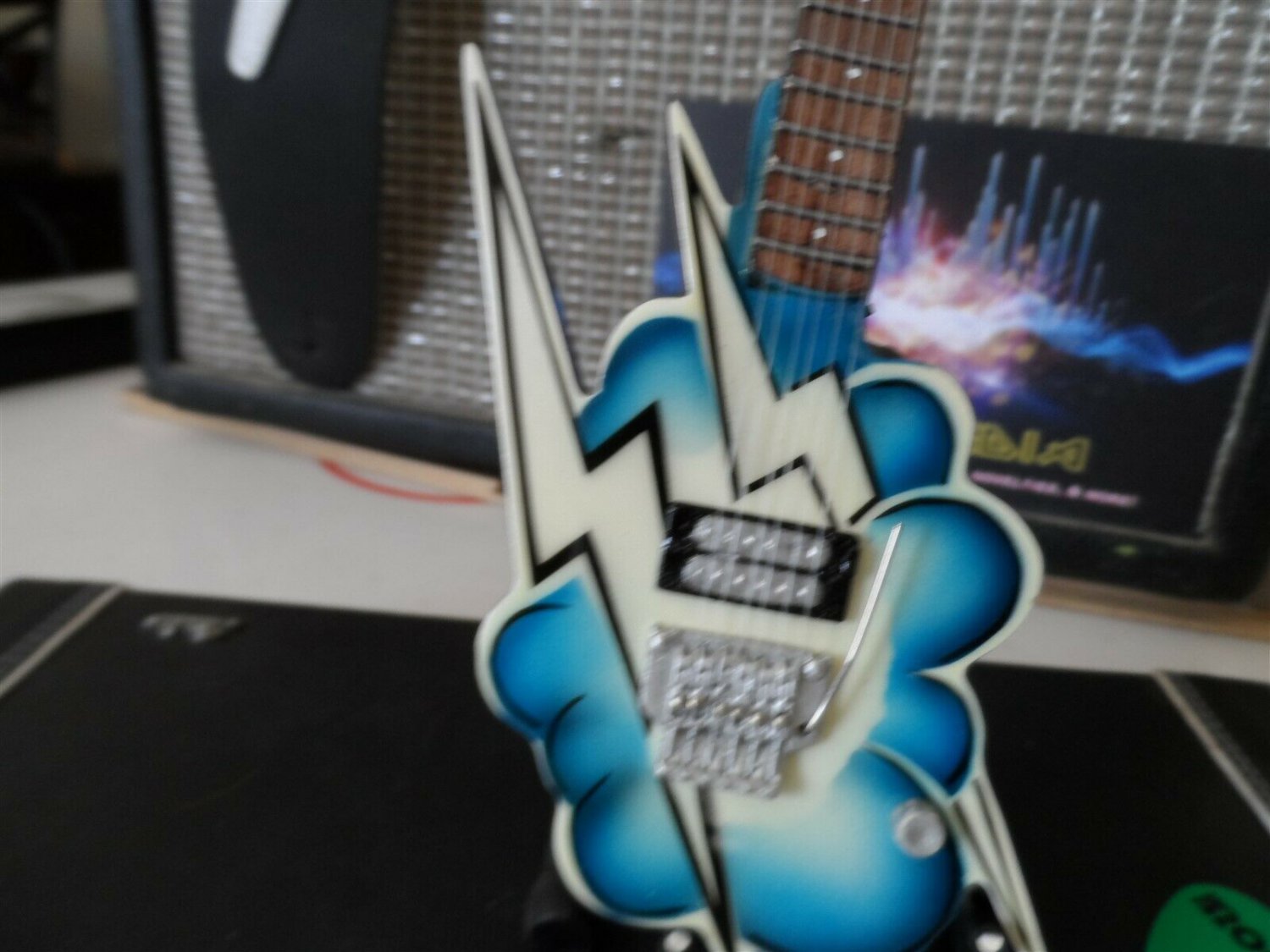 STEVE VAI - Thunder Cloud Custom 1:4 Scale Replica Guitar ~New~