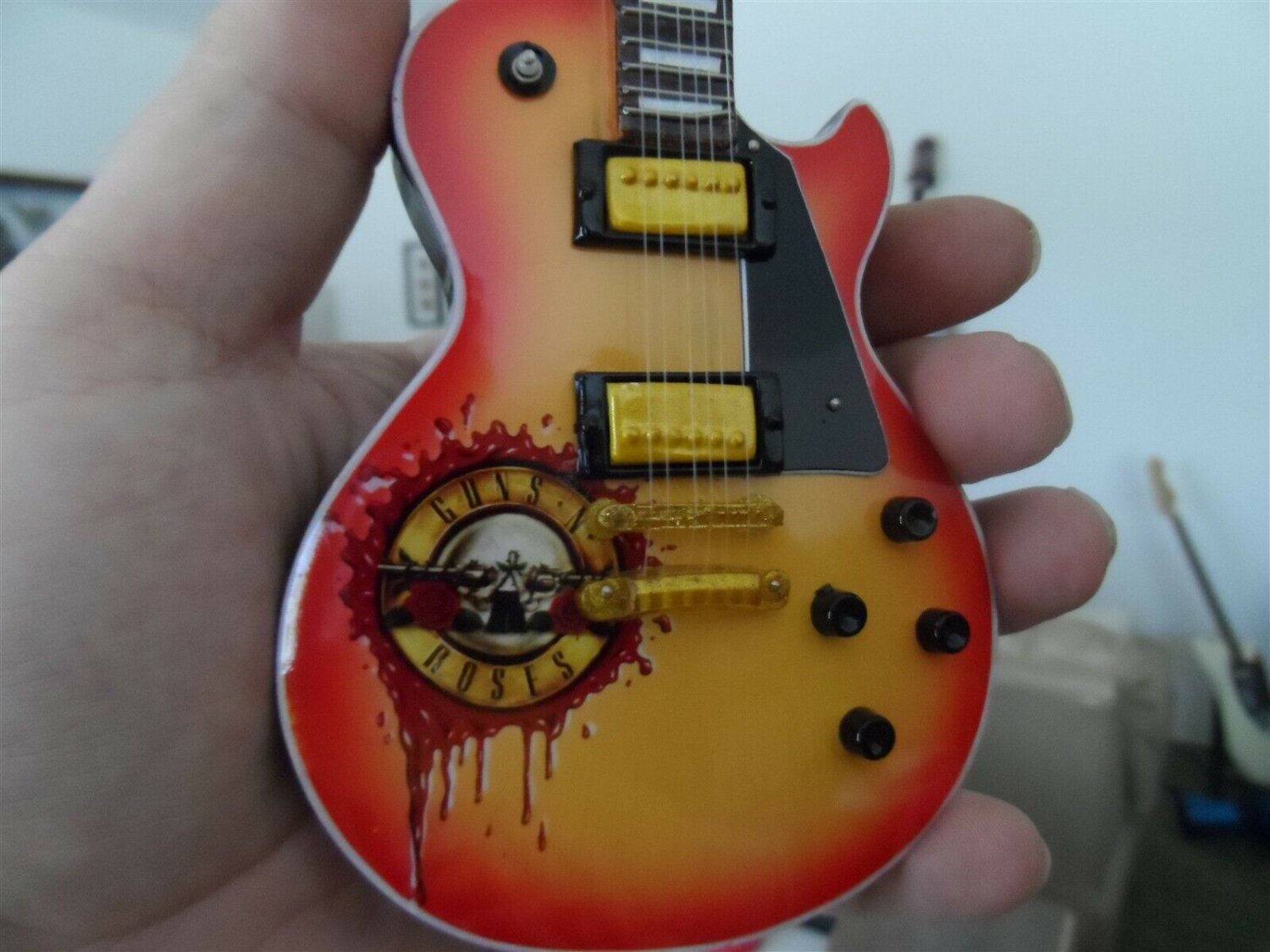 GUNS 'N' ROSES Sunburst Tribute 1:4 Scale Replica Guitar ~New~