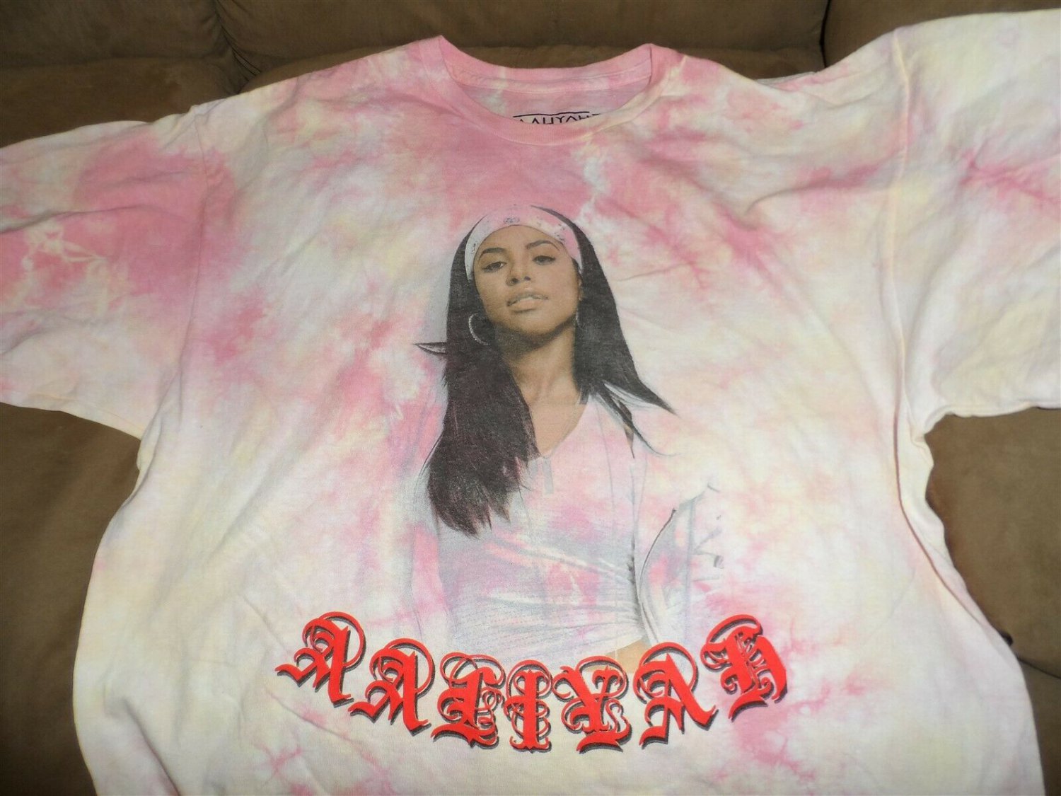 AALIYAH - Tie Dye T-shirt ~Never Worn~ L