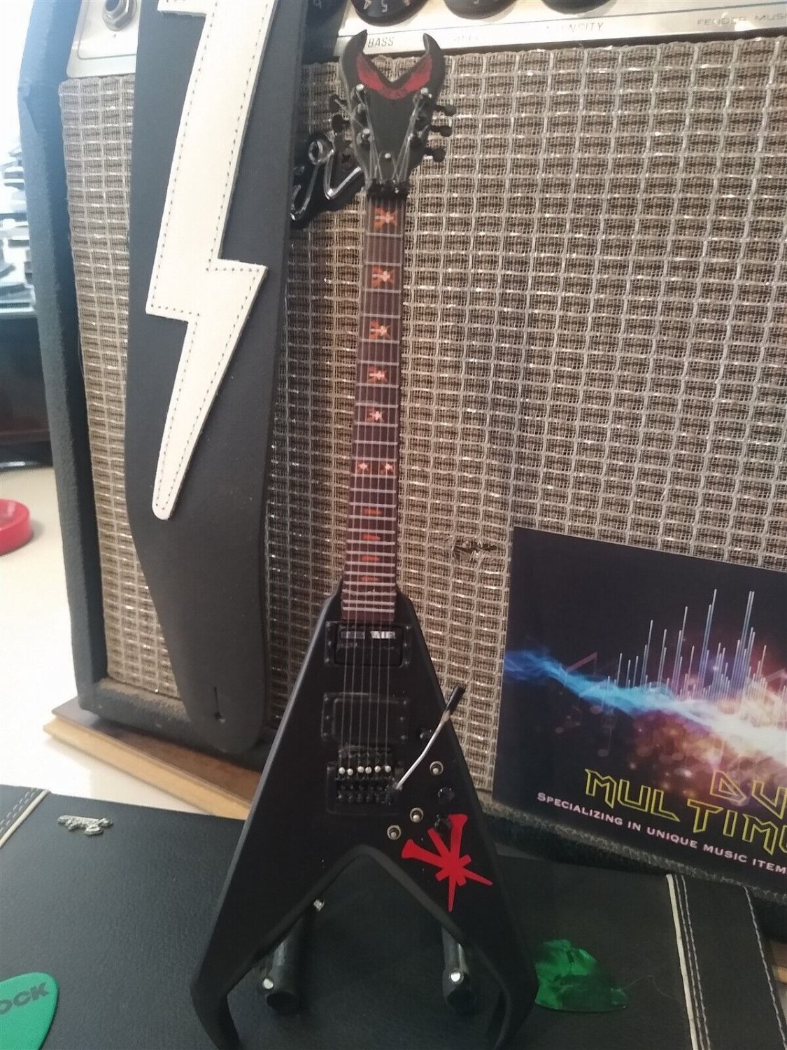 KERRY KING (Slayer) -Axe V Licensed 1:4 Scale Replica Guitar ~Axe Heaven
