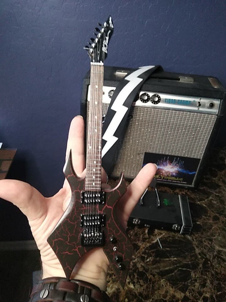 Stranger Things Eddie Munson Mini Guitar B.C. Rich Warlock Replica with Stand
