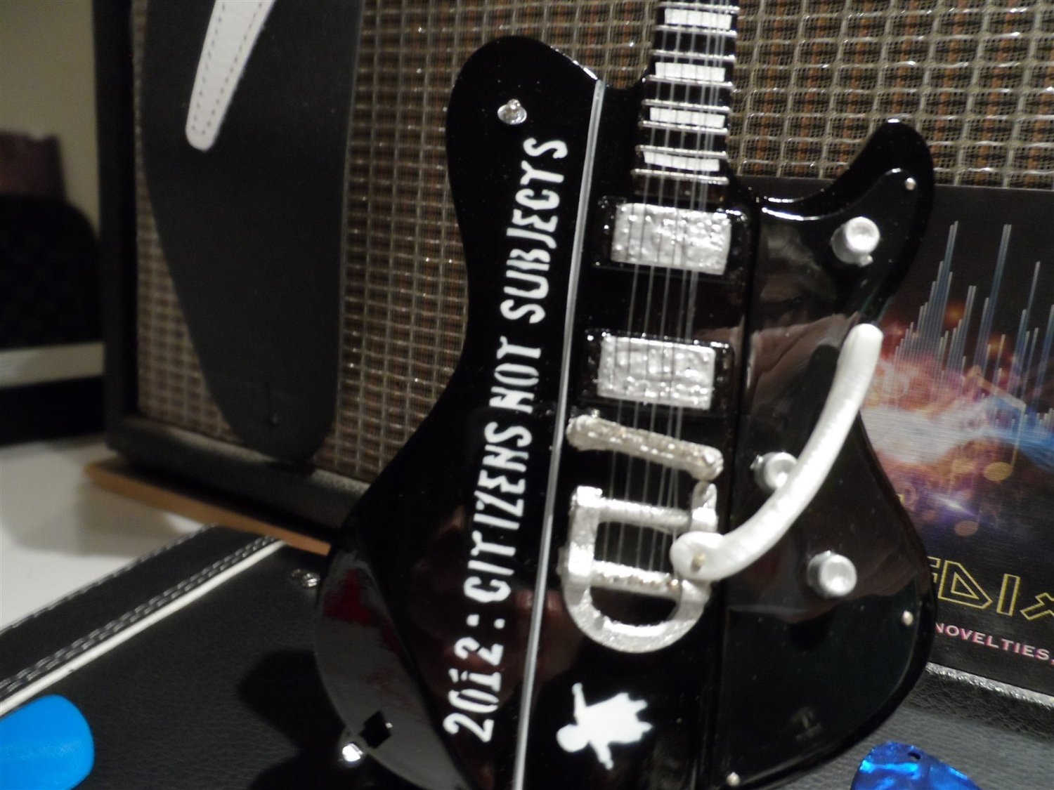 ROBERT SMITH - Ultra Cure Black Custom 1:4 Replica Guitar ~New~