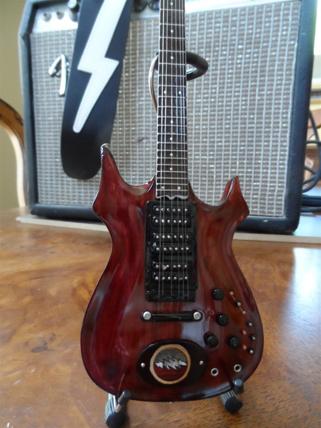 JERRY GARCIA - Lightning Bolt 1:4 Scale Replica Guitar ~Axe Heaven~