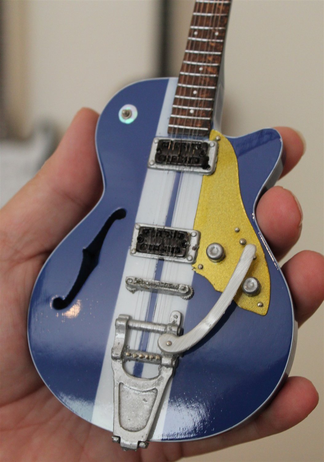 EDDIE VEDDER - Blue Custom 1:4 Scale Replica Guitar ~New~
