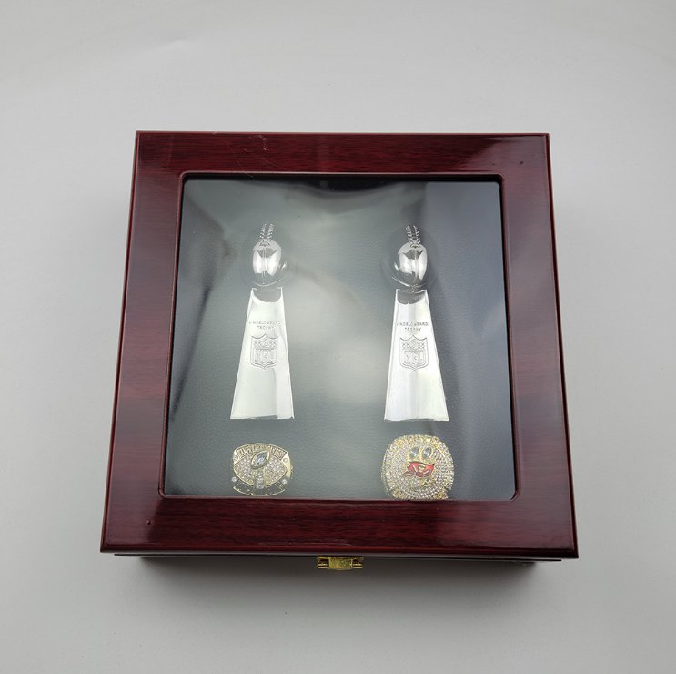 2PCS Tampa Bay Buccaneers Super Bowl Championship Rings and Trophy wit