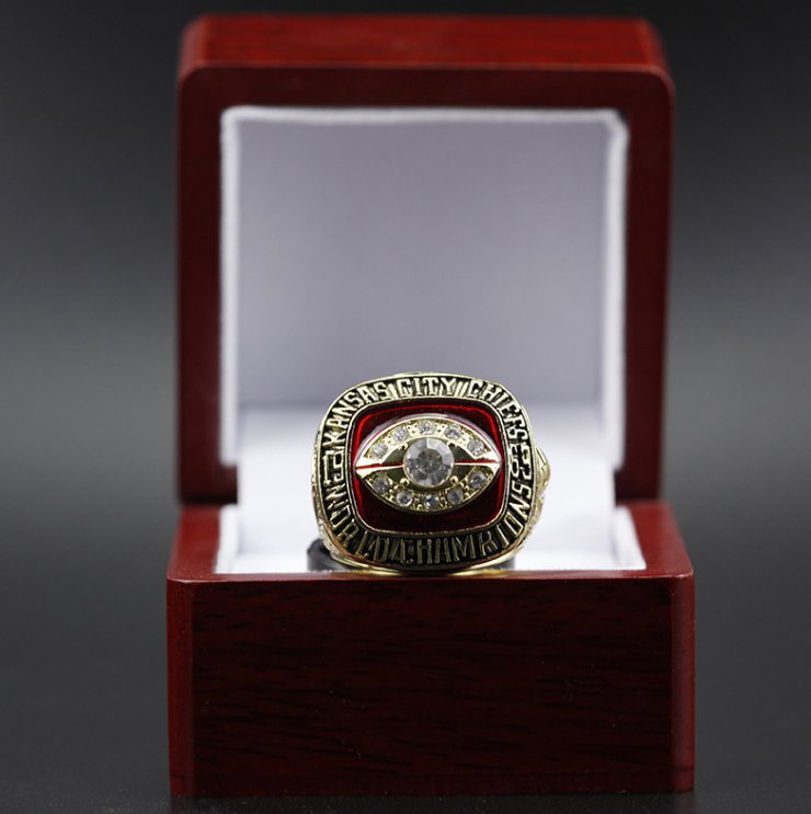 1969 Kansas City Chiefs Super Bowl Championship Ring size 11 with wood