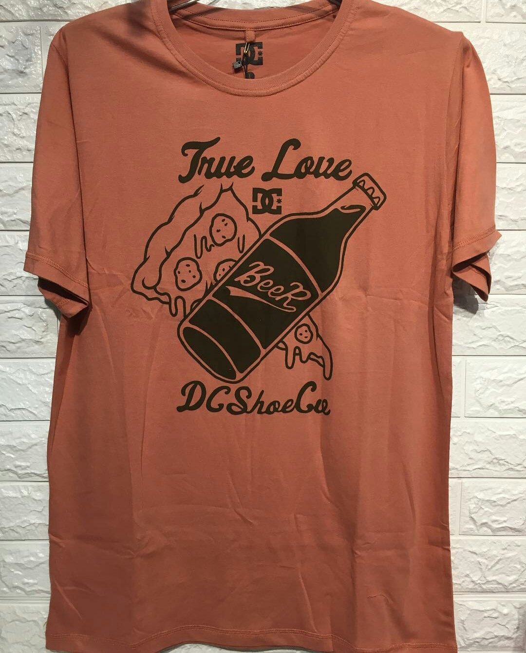 DC Shoes beer and pizza true love, red premium shirts