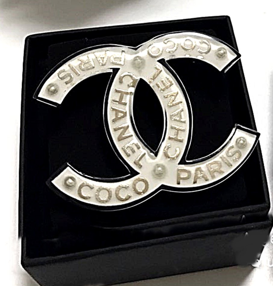 Chanel Coco Chanel Paris CC Fashion Brooch Pin Acrylic White Black Gold Nib