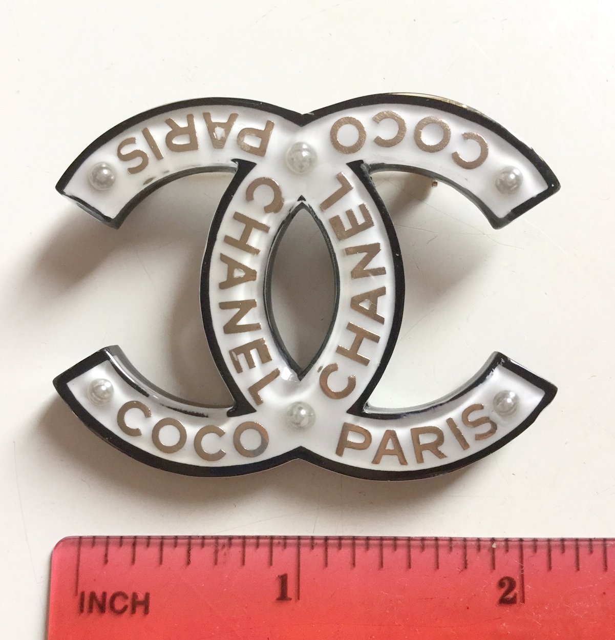 CHANEL COCO CHANEL PARIS CC Fashion Brooch Pin ACRYLIC WHITE Black Gold NIB
