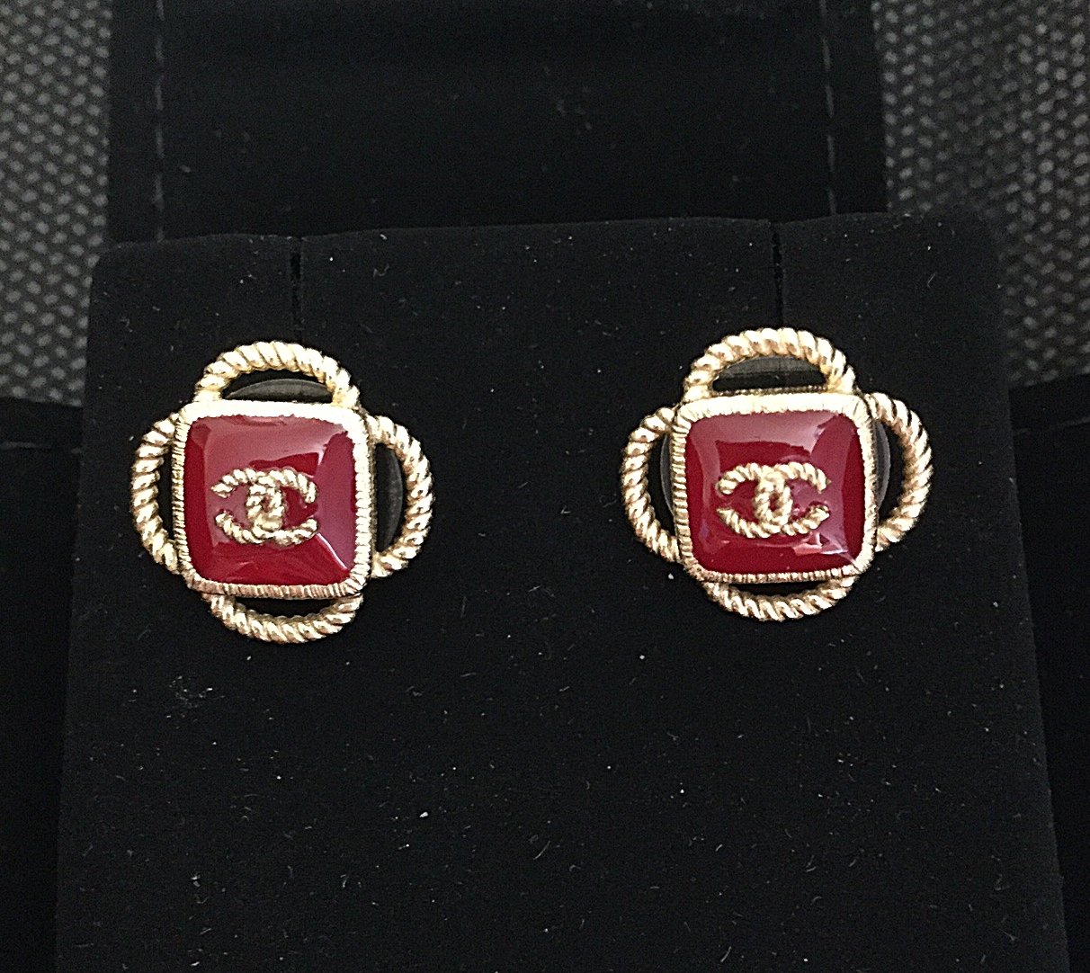 CHANEL Vintage Gold Stud Earrings Red Enamel CC Retro Jewel Authentic NIB