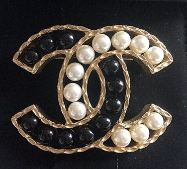 CHANEL PEARL Black & Cream Resin Bead Fashion Brooch Pin GOLD CC Authentic NIB