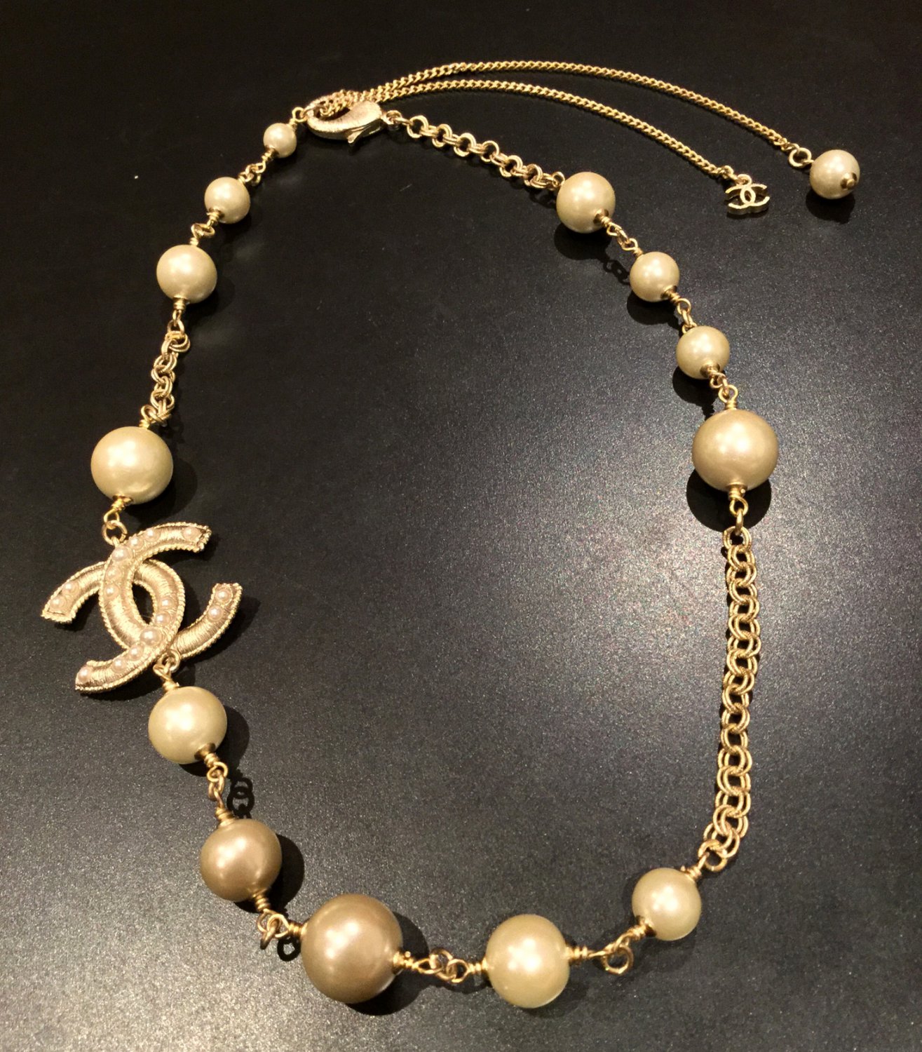 CHANEL Pearl Crystal CC Short Necklace Gold 106194