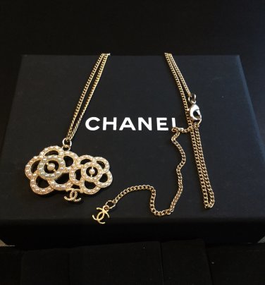 CHANEL Camellia Duo Pearl White Green CC Pendant Necklace GOLD Chain NIB
