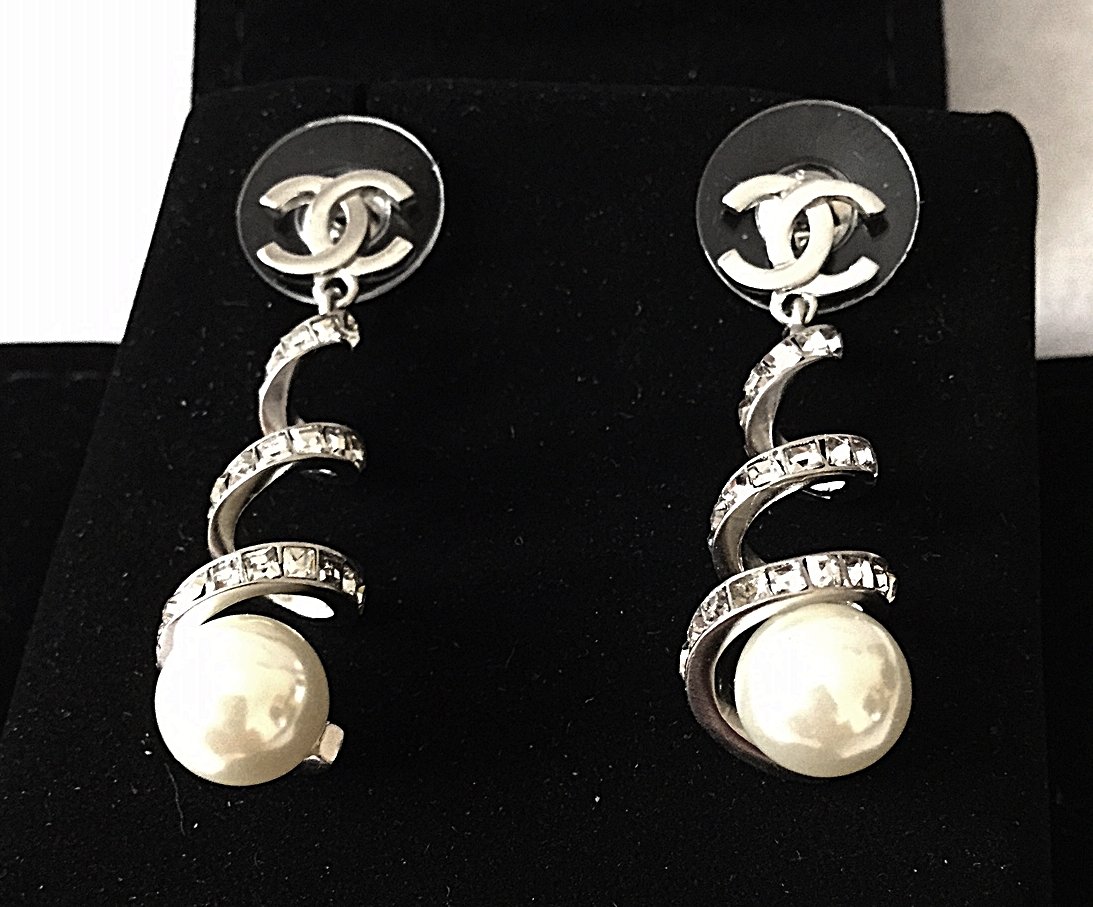 CHANEL Silver CC Stud White Crystal Curl Dangle Earrings Dainty NIB