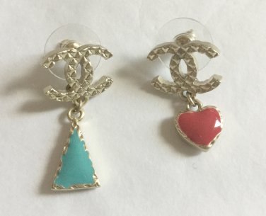 CHANEL Gold Pattern CC Stud Blue/Red enamel Metal Small Dangle Drop Earrings
