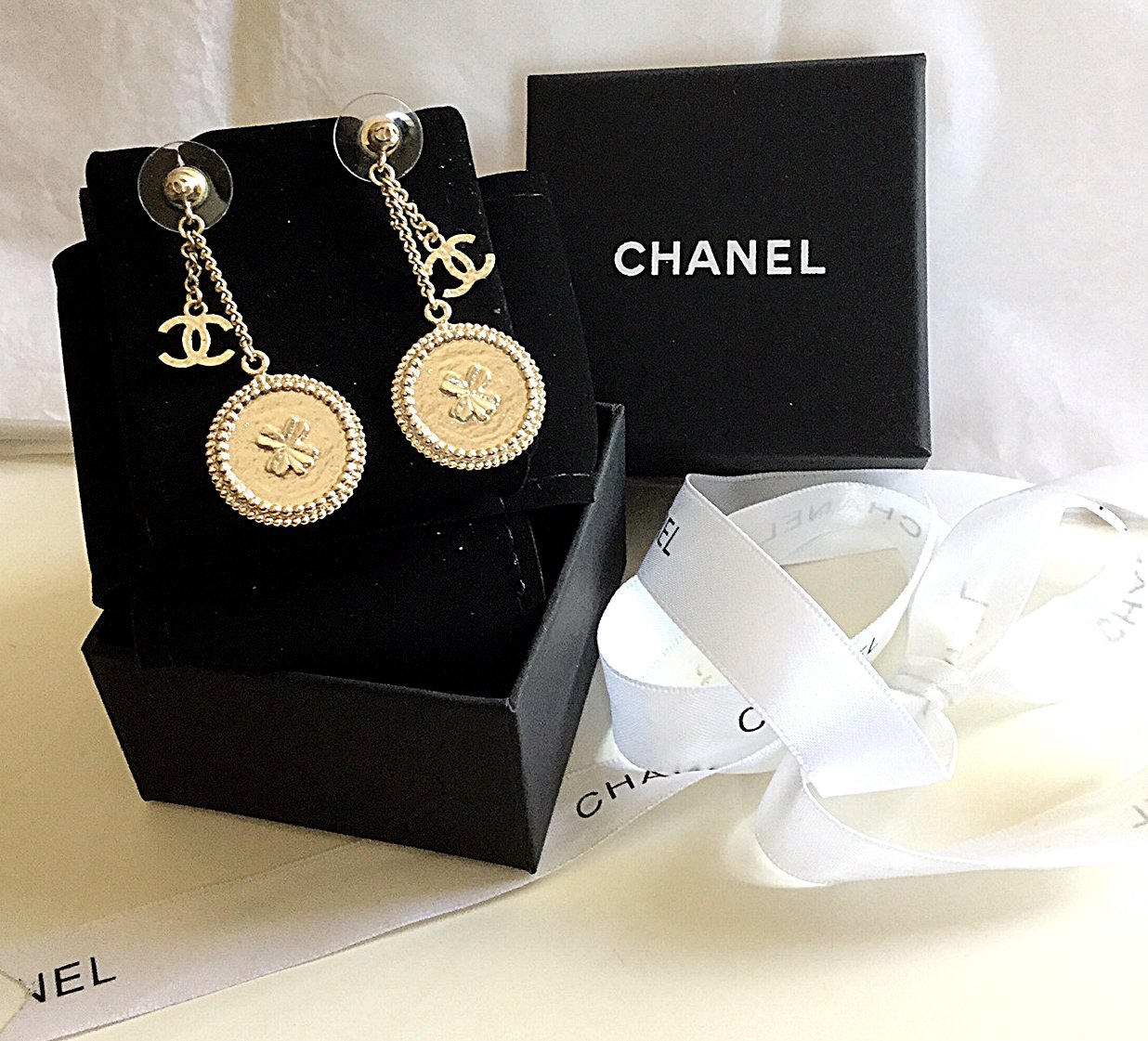 chanel gold jewelry set