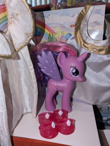 G4  My Little Pony MLP (FiM)  - Styling - Twilight Sparkle with Accessories
