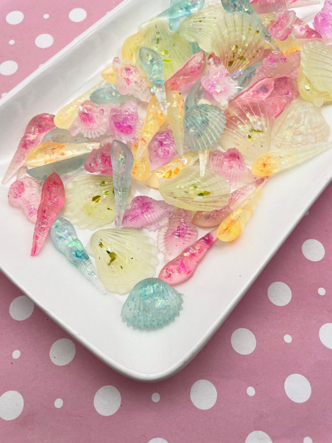 Assorted Pastel Glitter Foil Seashell Cabochons, Glitter Seashells jocad (8 Pieces)
