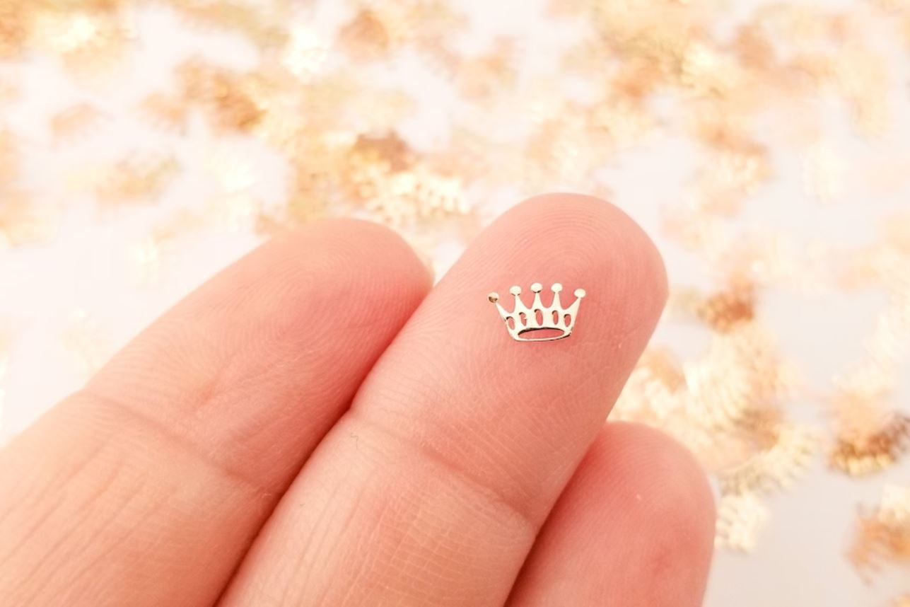Tiny 7mm Gold Toned Metal Crown Cabochons, Cute Kawaii Nail Crown Cabs jocad (50 Pieces)