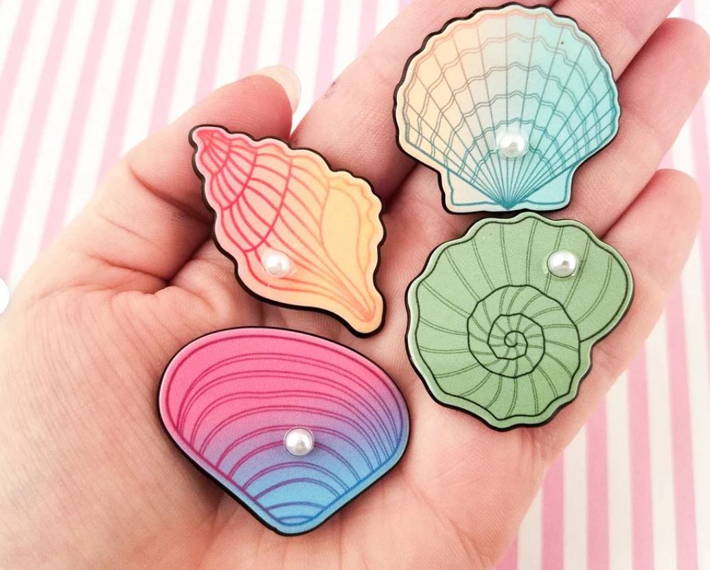 Flatbacked Pastel Seashell Cabochons with attached Pearl, Resin Flat Sea Shells jocad (4 Pieces)