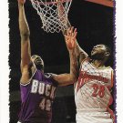 Vin Baker 1994-95 Topps #83 Milwaukee Bucks Basketball Card Vin Baker 1994-95 Topps #83 Milwaukee Bucks Basketball Card