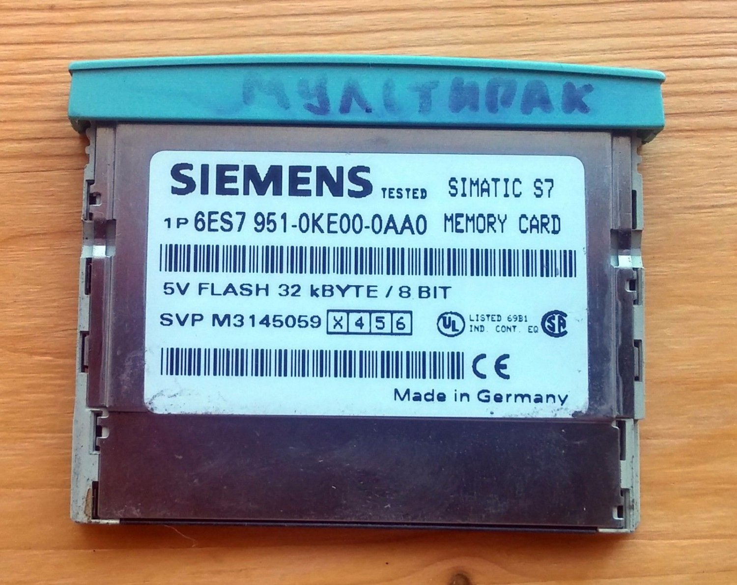 Simatic memory card. Siemens 6es7 951-0kf00-0aa0. 6es7 951-0kf00-0aa0. 951-0kf00-0aa0. 700-951-0ke00-0aa0.