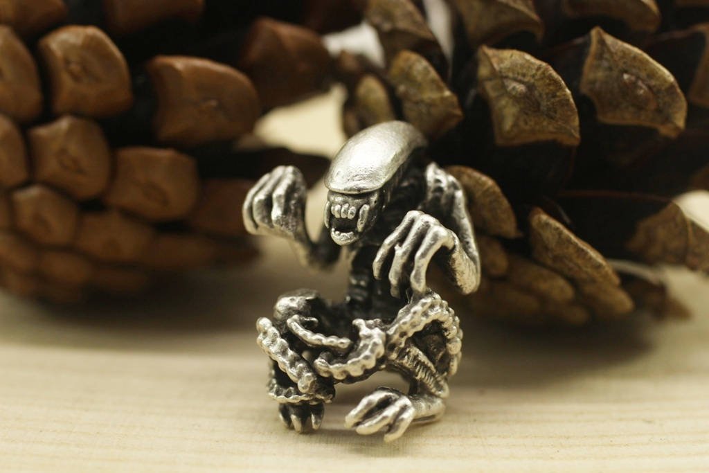 Matt Silver Alien Paracord Bead Knife Lanyard Bead Paracord Beads Lanyard Bead 0607