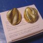 Vintage Sea Treasures Avon 1988 pierced earrings goldtone gold-color metal, with box