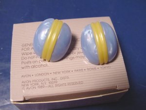 French Countryside Avon 1989 vintage earrings pierced pearlized blue yellow plastic