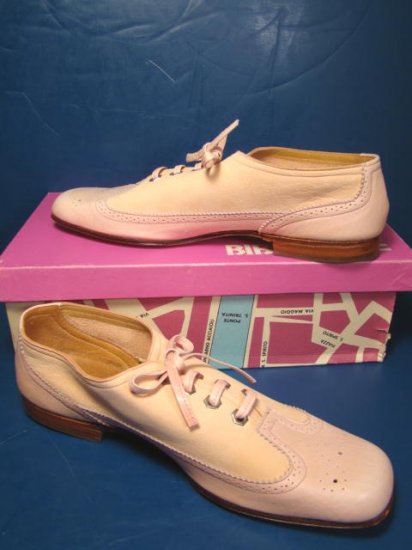Bandolinos 1960s two-tone pastel pink soft shoes vintage 7 N ladies tie ...