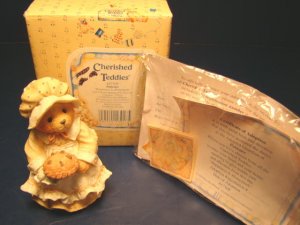 Cherished Teddies Patience Happiness is Homemade figurine bear pilgrim with pie 1994 Enesco 617105