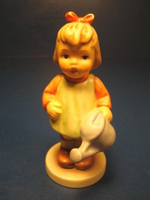 M.I. Hummel Club Nature's Gift figurine girl membership year 1997 1998 Germany Goebel figure 729