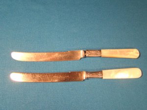 Sterling silver mother of pearl Landers Frary Clark knife 2 antique butter fruit knives Aetna Works