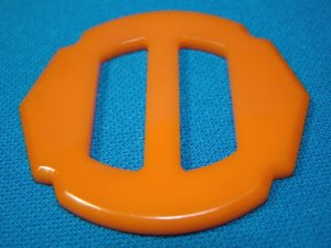 Bakelite belt buckle butterscotch vintage 1920s jewelry clothing accessory plastic catalin slide