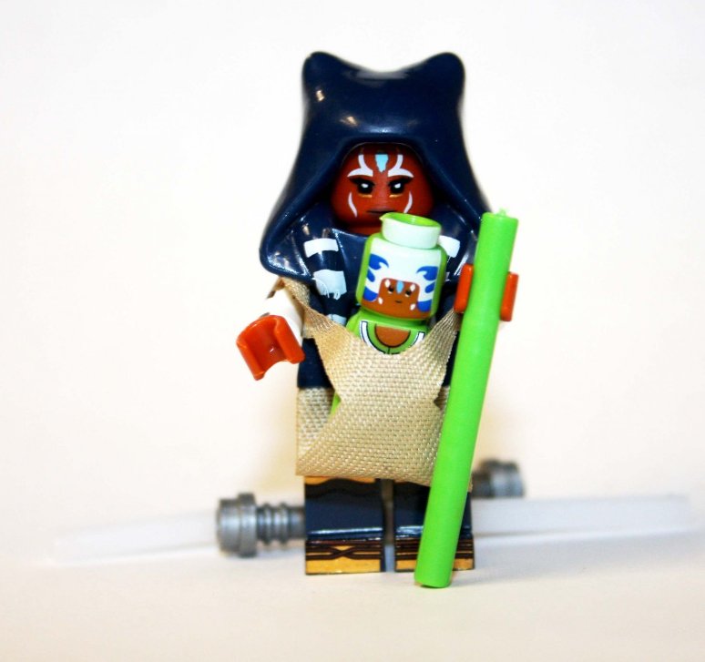 Mother PavTi with Ahsoka Tano Tales of the Jedi Star Wars minifigure