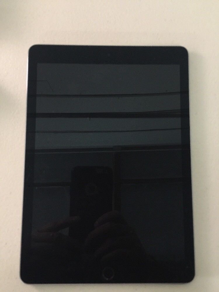 Apple iPad Pro 9.7" Space Gray 128GB Wi-Fi + Cellular 4G Unlocked Tablet A1675