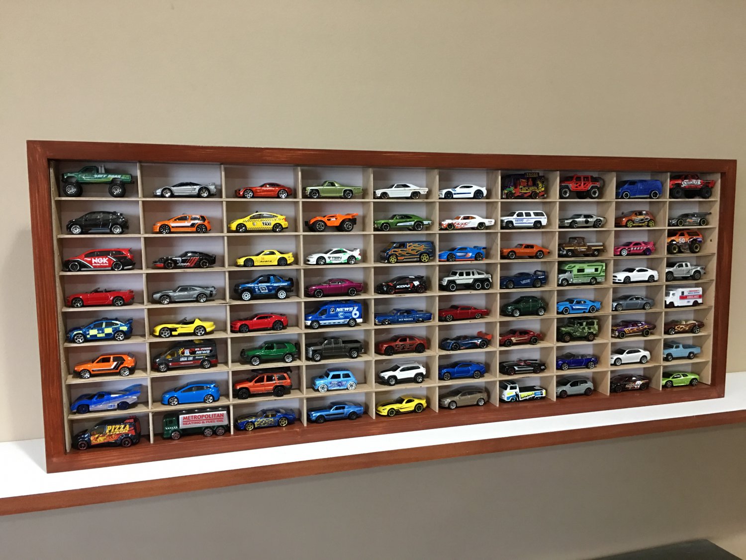 Display case cabinet for 1/64 scale cars (hot wheels, matchbox) - 80NWW-8