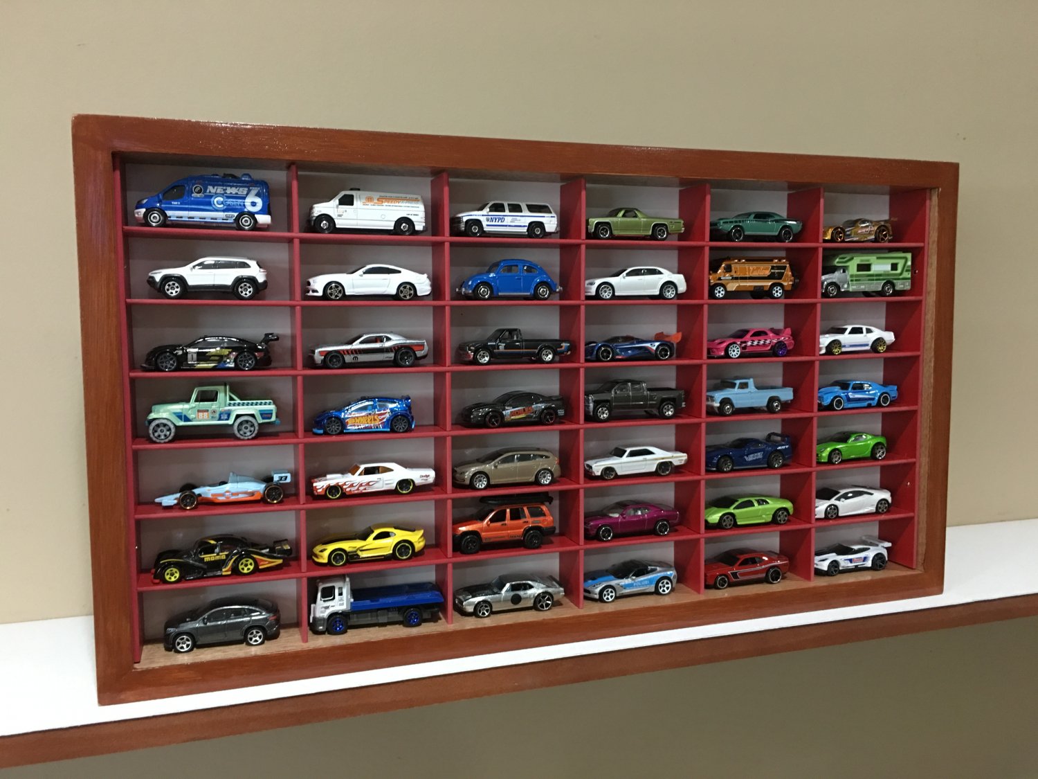 Display case for 1/64 diecast scale cars (hot wheels, matchbox