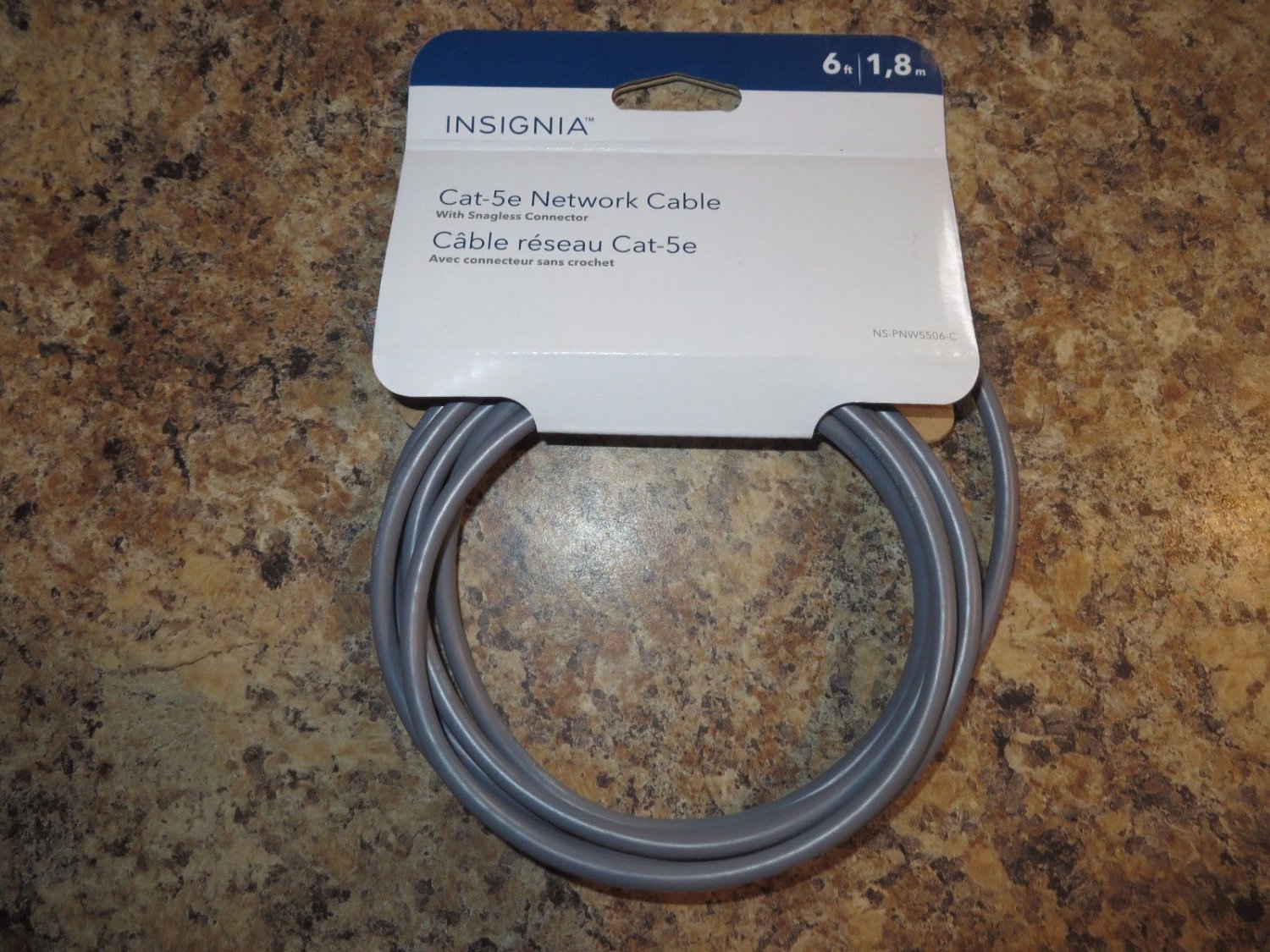 Insignia 1.8 m (6 ft.) Cat5e Network Cable (NS-PNW5506-C) Grey NEW FREE SHIPPING