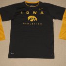 NCAA Iowa Hawkeyes Athletic Long Sleeve Shirt Womens Large Nike Dri-FIt Black