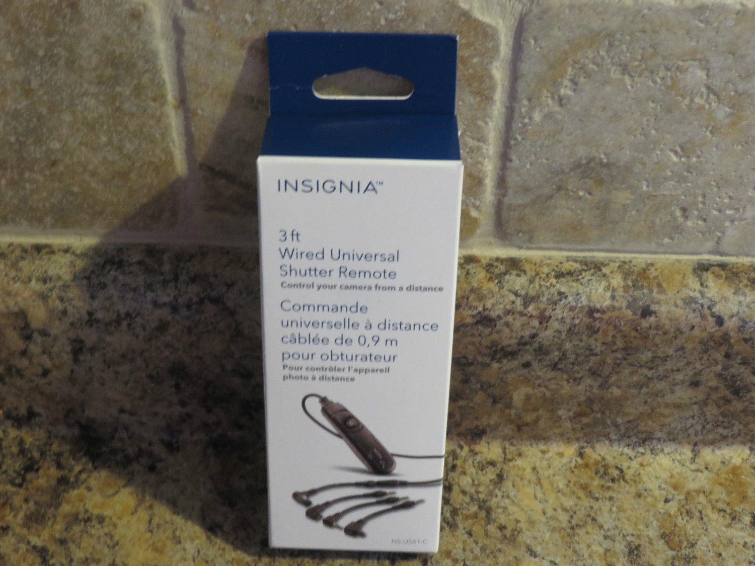 Insignia 3 FT Wired Universal Shutter Remote Control (NS-USR1-C) NEW OPEN BOX