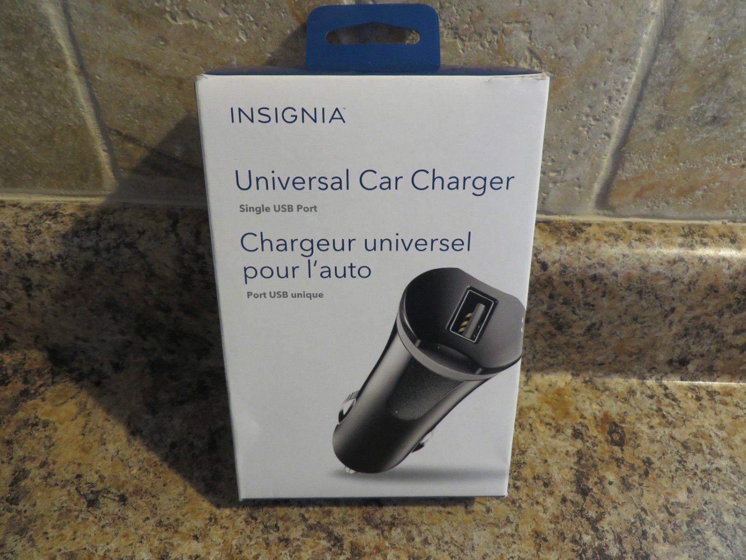 Insignia Universal / Tablet Single USB Port Car Charger - NS-DC1U2N-C -NEW
