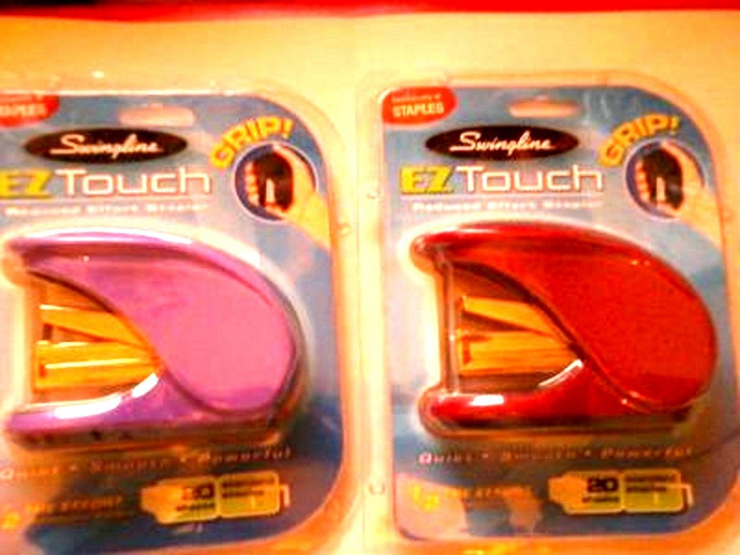 New SWINGLINE  29932 EZ TOUCH Mini Compact Standard Stapler, 20 Sheet Palm Size