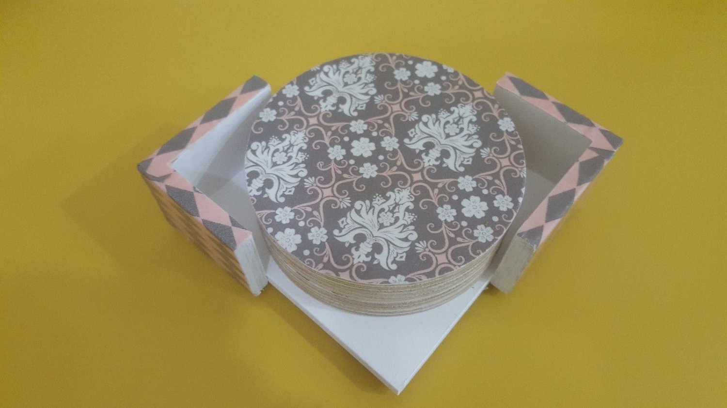 Wood Coasters Handmade Set 4 Drink Coaster Holder round for table with decor