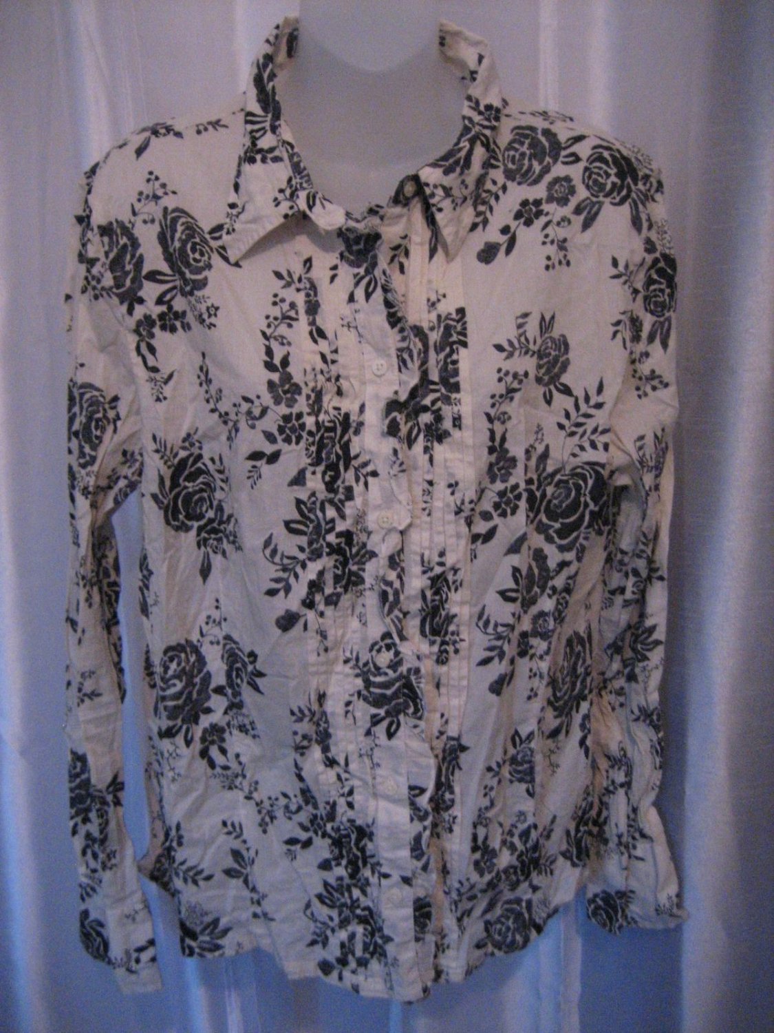 Dockers Junior Size Cream w/Black Flowers Long Sleeve Button Down Blouse Sz XL