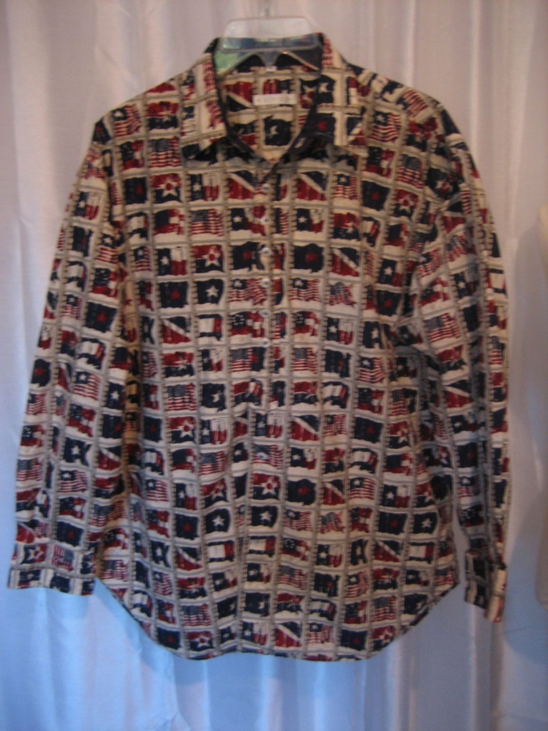 Bench Men's Flag Print Red/White/Blue/Tan Button Down Collar Shirt Sz M Pre-Own