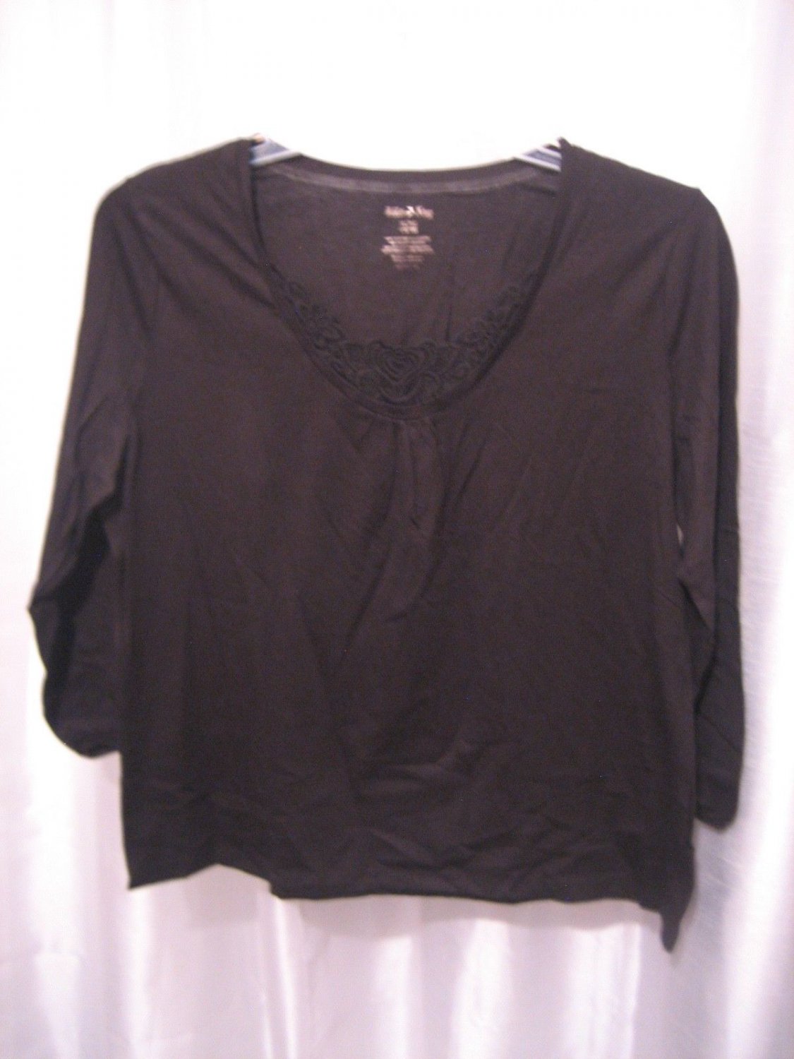 White Stag Women's Black Lace Chest Pullover Long Sleeve Shirt Sz XL 16/18 NWNT